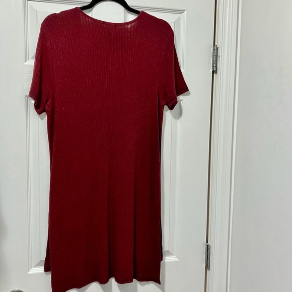 ⭐️2/$20⭐️ Streetwear Society burgundy tunic, short-sleeved, size XL - Picture 8 of 8